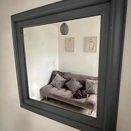 A Stylish In The Heart Of The Apartment *